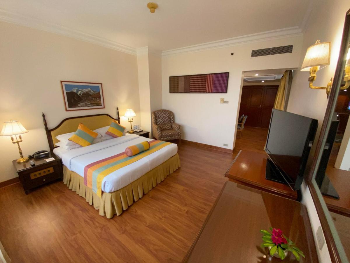The Everest Hotel Катманду Екстер'єр фото