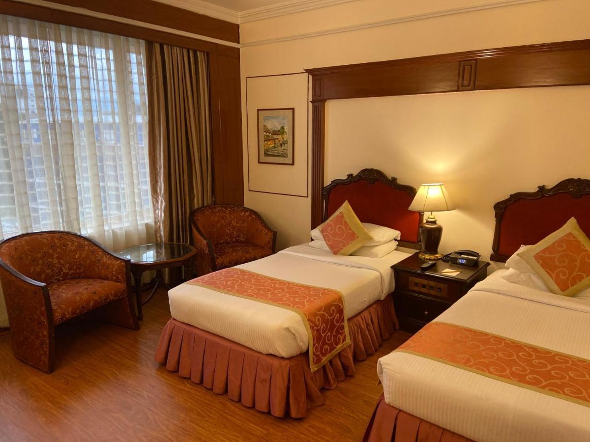 The Everest Hotel Катманду Екстер'єр фото