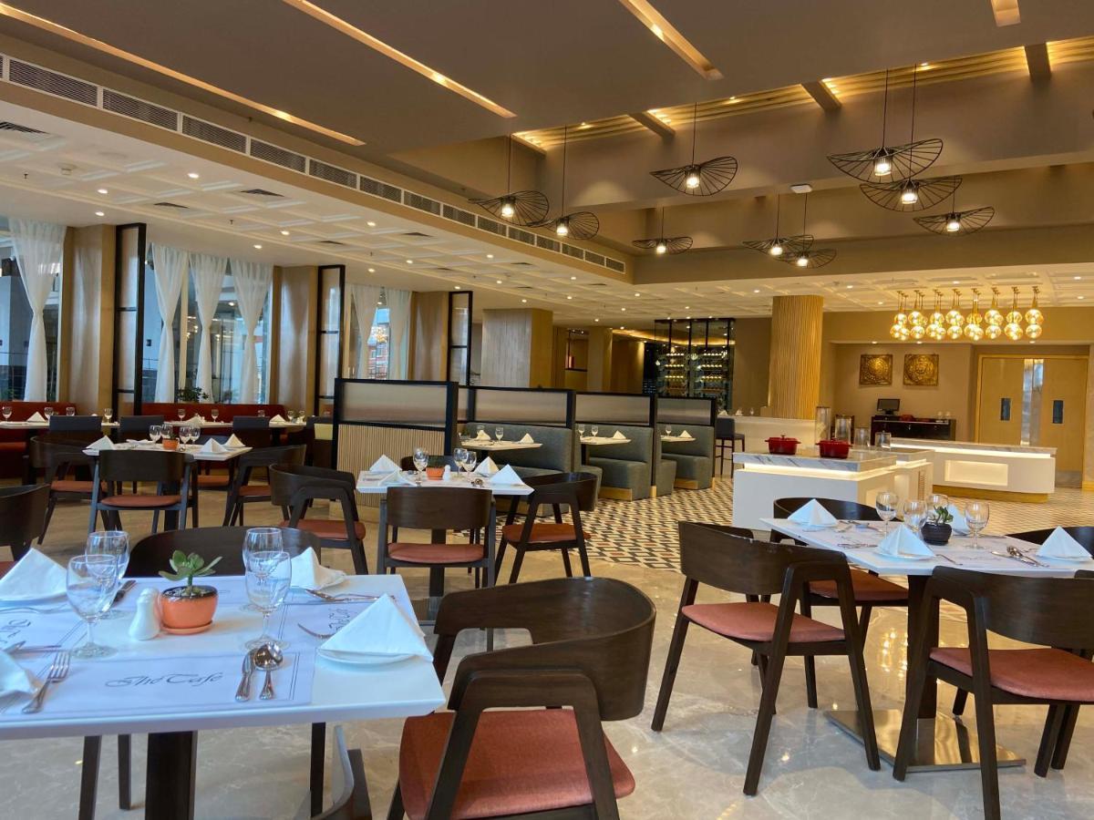 The Everest Hotel Катманду Екстер'єр фото