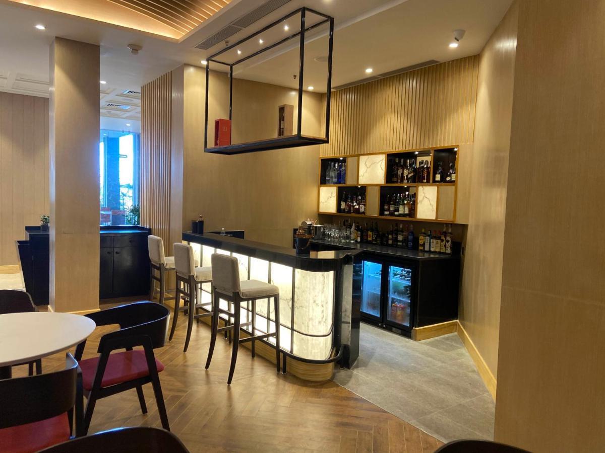 The Everest Hotel Катманду Екстер'єр фото