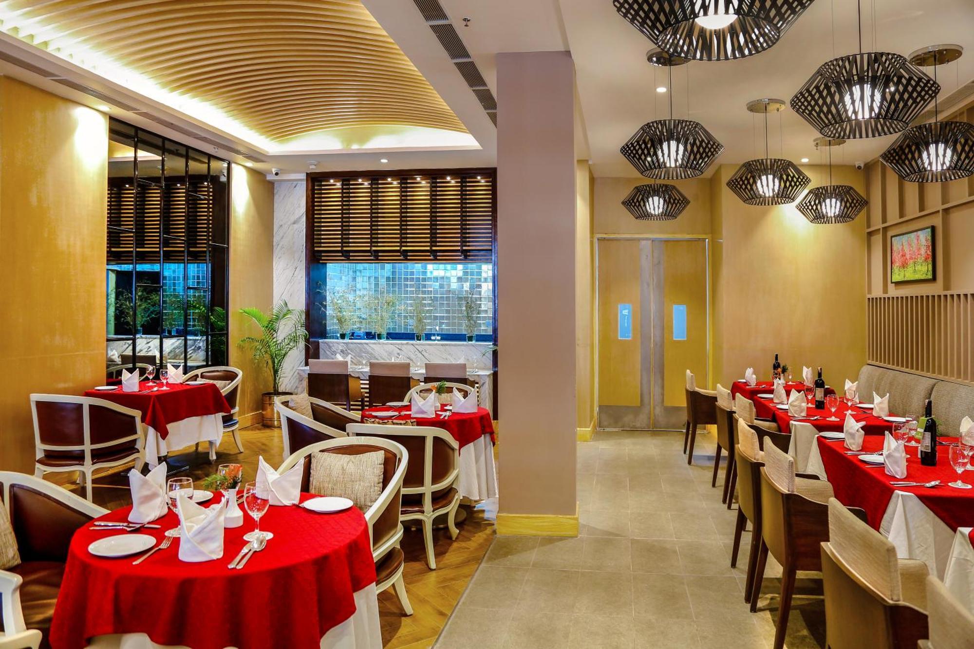 The Everest Hotel Катманду Екстер'єр фото