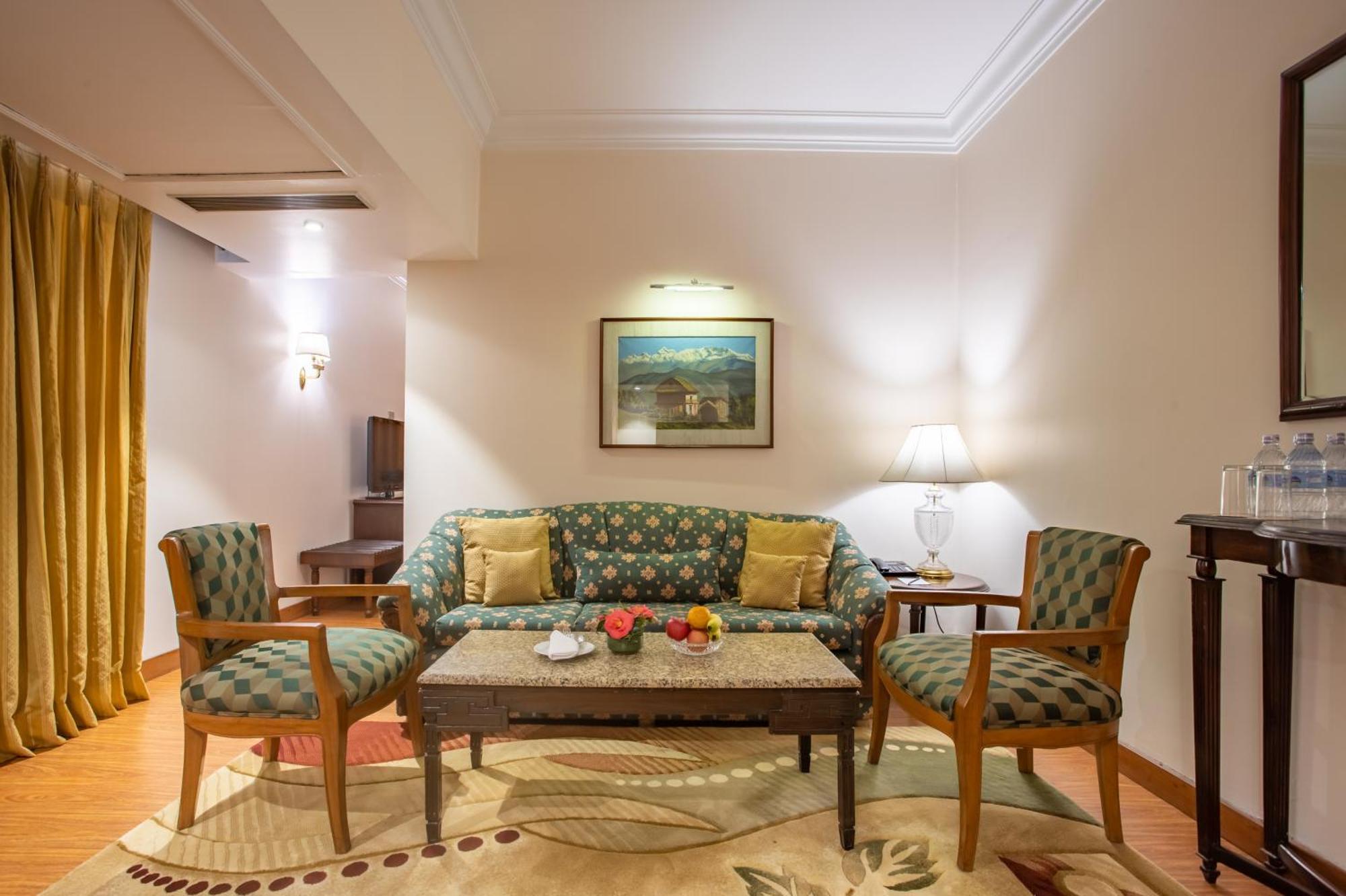 The Everest Hotel Катманду Екстер'єр фото