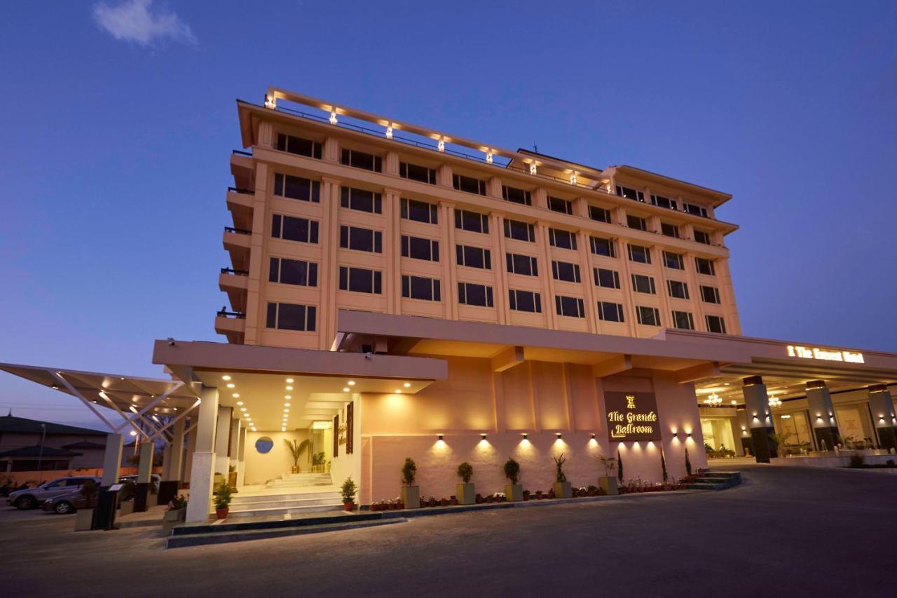 The Everest Hotel Катманду Екстер'єр фото