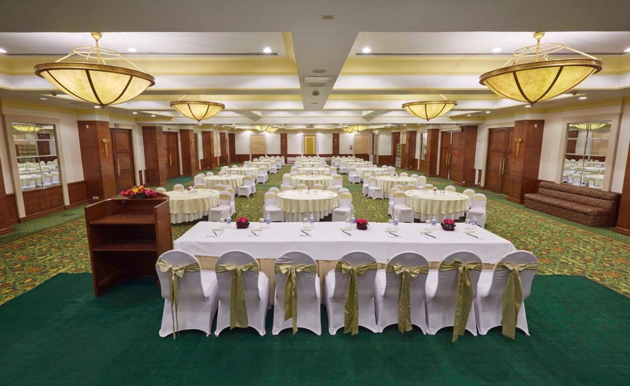 The Everest Hotel Катманду Екстер'єр фото
