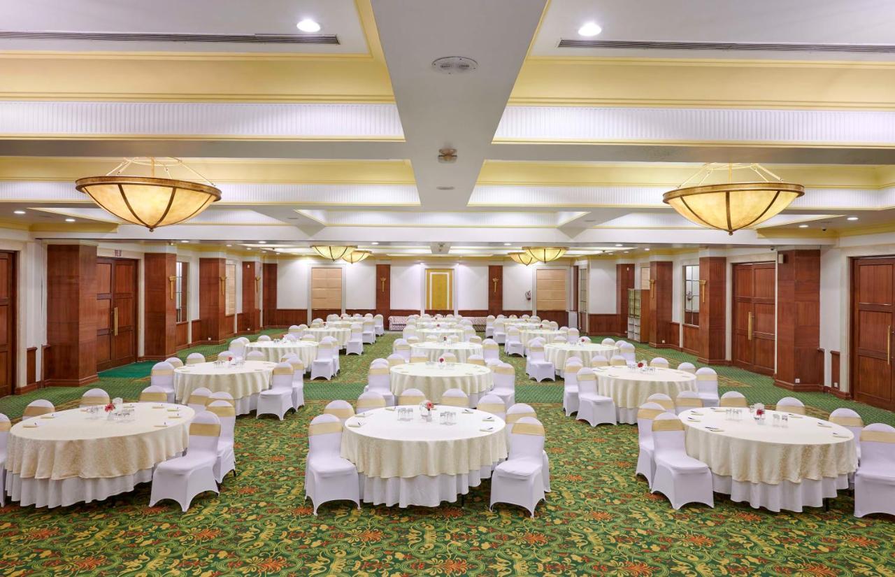 The Everest Hotel Катманду Екстер'єр фото